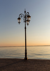 Obraz premium Beautiful sunset at Garda lake in Italy