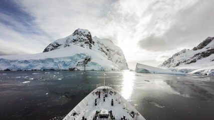 Cruising among ice