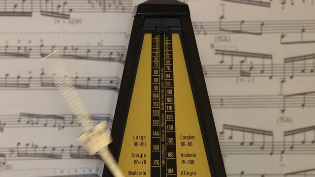 metronome and musical notes video with sound