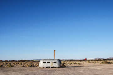 Route 66, abandonad camper trailer