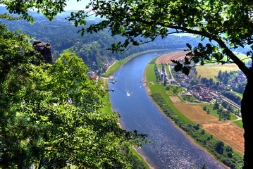 Fototapeta na wymiar Blick auf die Elbe Sächsische Schweiz
