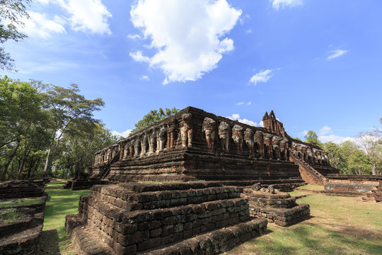 タイ国カムペーンペット県の遺跡ワット・チャーンロープ