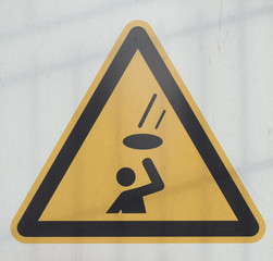 Schild Vorsicht Wurfscheiben