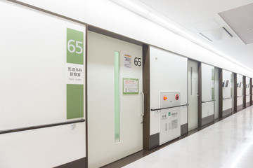 病院 廊下