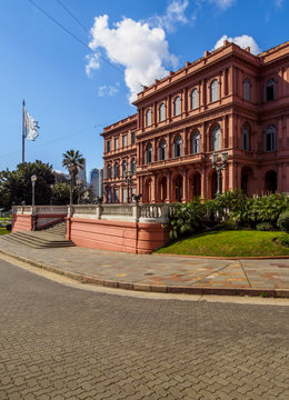 Argentina, Buenos Aires Province, City of Buenos Aires, Monserrat, View of the Casa Rosada on Plaza de Mayo.