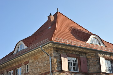 Ziegeldach mit Dachgauben