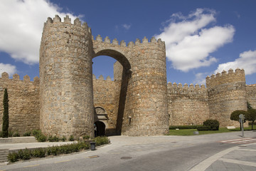Fototapeta na wymiar Gate in the city wall in Avila, Spain