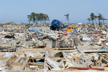 東日本大震災での瓦礫後