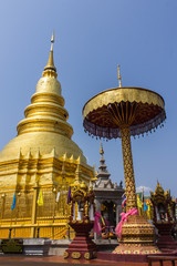 Fototapeta premium Wat Phra That Hariphunchai, Pagoda in Lamphun Thailand
