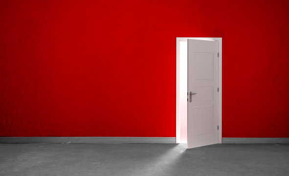Open door in a empty room