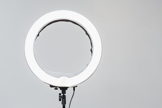 Premium Vector | Realistic led selfie makeup ring light with phone holder  on black background