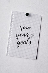 text new years goals in a note