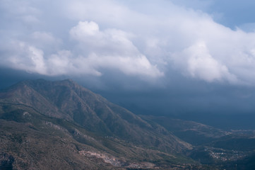 Fototapeta na wymiar mountain view on a cloudy day