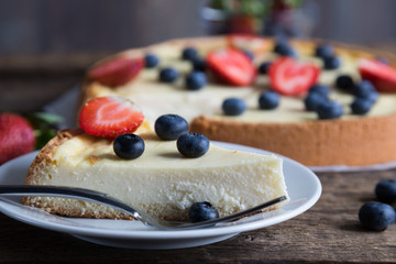 Cheesecake with fresh berries