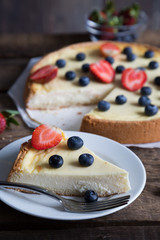 Cheesecake with fresh berries