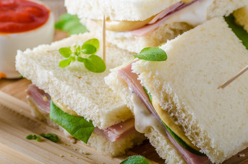 Bio sandwich with mayo, cheese and ham