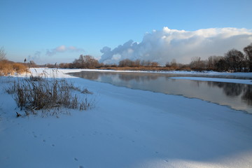 Fototapeta na wymiar Winter river landscape.