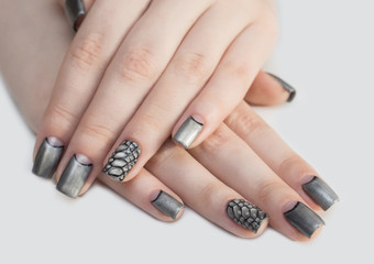 nails snakeskin