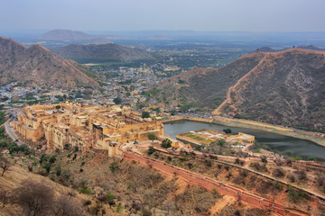 Fototapeta na wymiar View of Amber Fort from Jaigarh Fort in Rajasthan, India