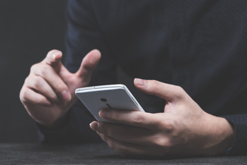 スマートフォンとボディーパーツ