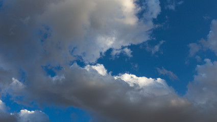 clouds in the blue sky