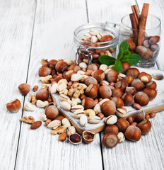 different types of nuts