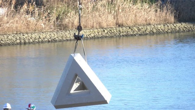 4K・堤防工事のブロック設置_02-176