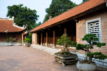 cours pavillon de cérémonie temple de la littérature à Hanoï Vietnam