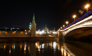 Obraz premium St. Basil's Cathedral by the river