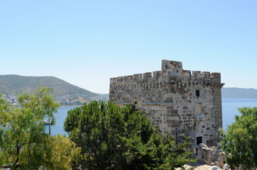 Fototapeta premium La tour d'Angleterre du château Saint-Pierre à Bodrum en Anatoli