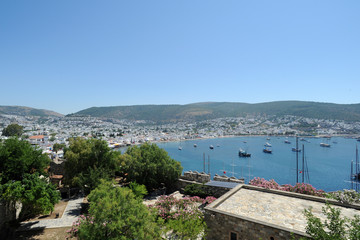 Fototapeta na wymiar La baie vue du château Saint-Pierre à Bodrum en Anatolie