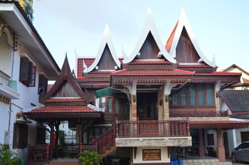 Toiture temple Wat Chanthaboury à Vientiane