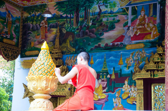 Temple Wat In Peng  entretenue par un moine - Vientiane - Laos