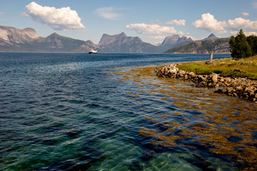 Norweskie wybrzeże © xfit