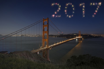 Fototapeta na wymiar 2017 Golden Gate Bridge Firework New Year Concept Sunset