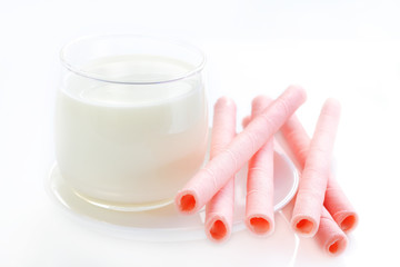 Strawberry wafers roll.