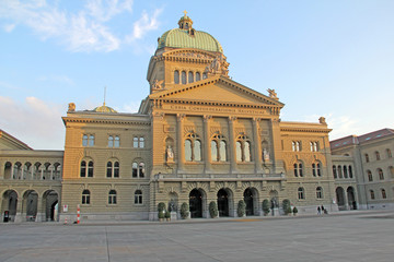 bundeshaus in bern, schweiz 