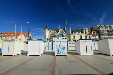THE BEACH CABINS ON THE DIKE OF WIMEREUX , , PAS-DE -CALAIS, HAUTS DE FRANCE ,FRANCE
