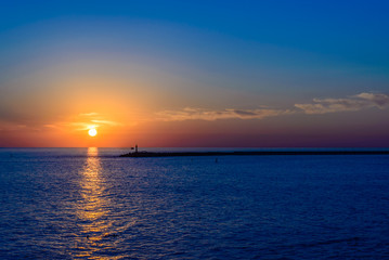 Fototapeta na wymiar Beautiful sunset on the sea