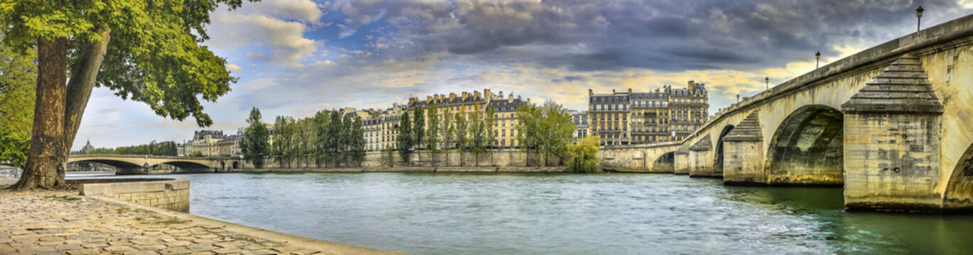 Paris - Quais De Seine