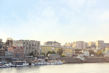 Obraz premium View of river in city