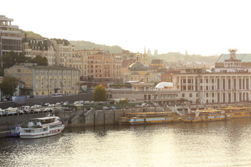 Obraz premium View of river in city