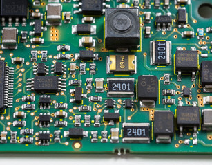 Elektronikplatine mit Lötpunkten