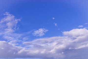  Beautiful blue sky with clods.It can be used for background