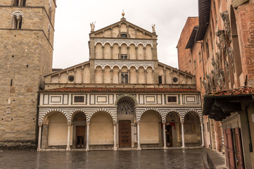 Fototapeta na wymiar St .Zeno Cathedral in Pistoia, Italy
