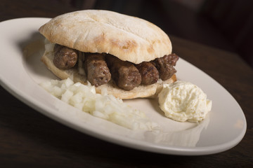 Leskovacki cevapi u lepinji © dencaLE