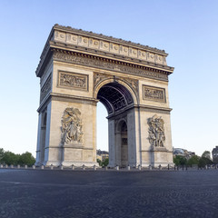 Fototapeta na wymiar Arc de Triomphe - Paris