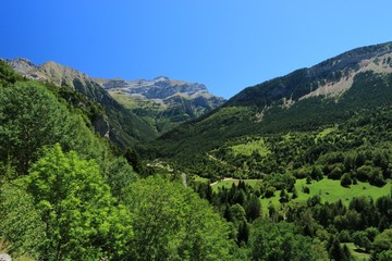 Obraz premium Mountains in the Pyrenees, Ordesa Valley National Park , Spain. 