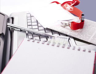 Arbeitsmittel eines Journalisten, Pressearbeit, Berichterstattung