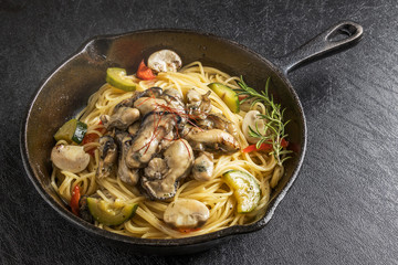 カキのパスタ Spaghetti Italian food of the oyster